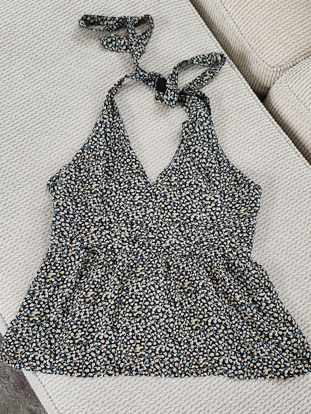 American Eagle Hslter Top, Medium